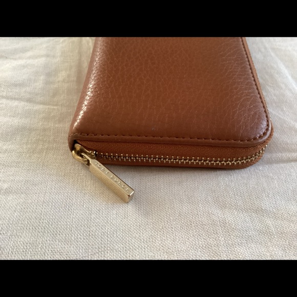 ~AUTHENTIC ~Tory Burch Wallet - Picture 9 of 13